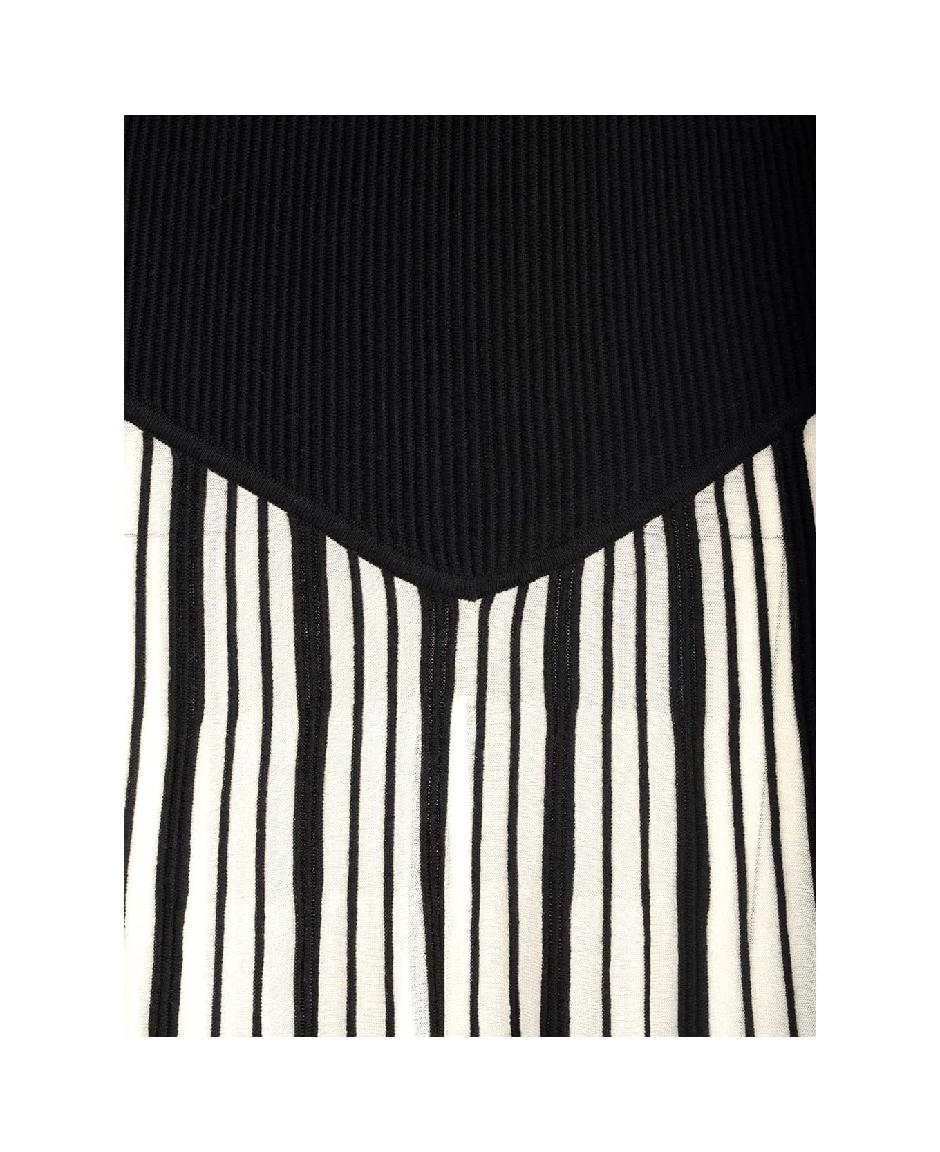 Chloé Long Dress In Wool And Silk 6 Chloé Long Dress In Wool And Silk - Image 4